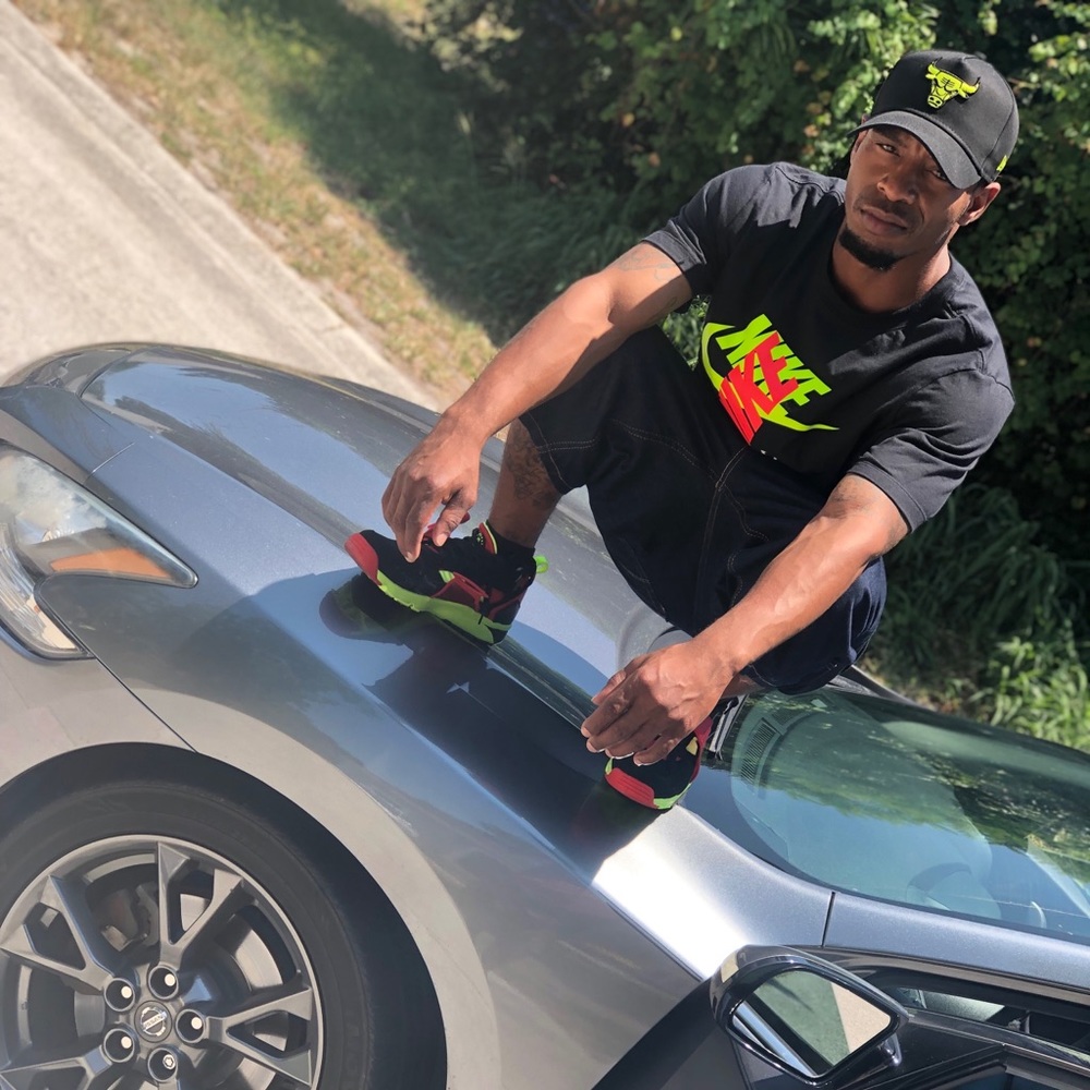 Meet your Posher, Rj